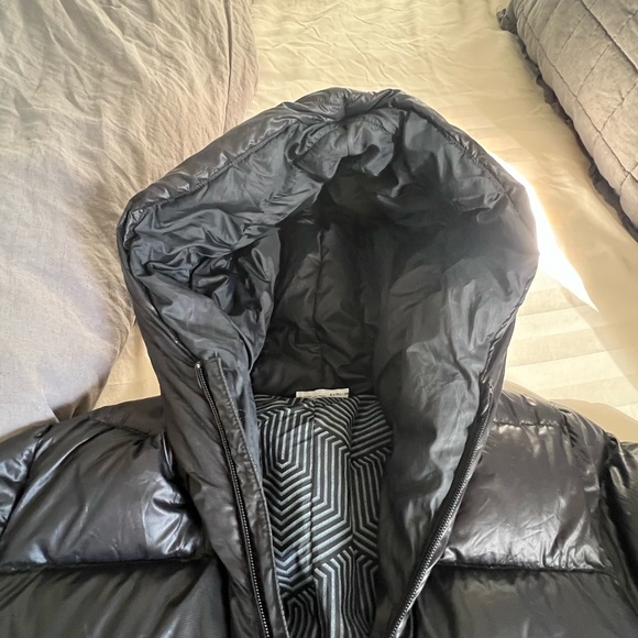 Under Armour Black Puffer Jacket - Picture 3 of 5